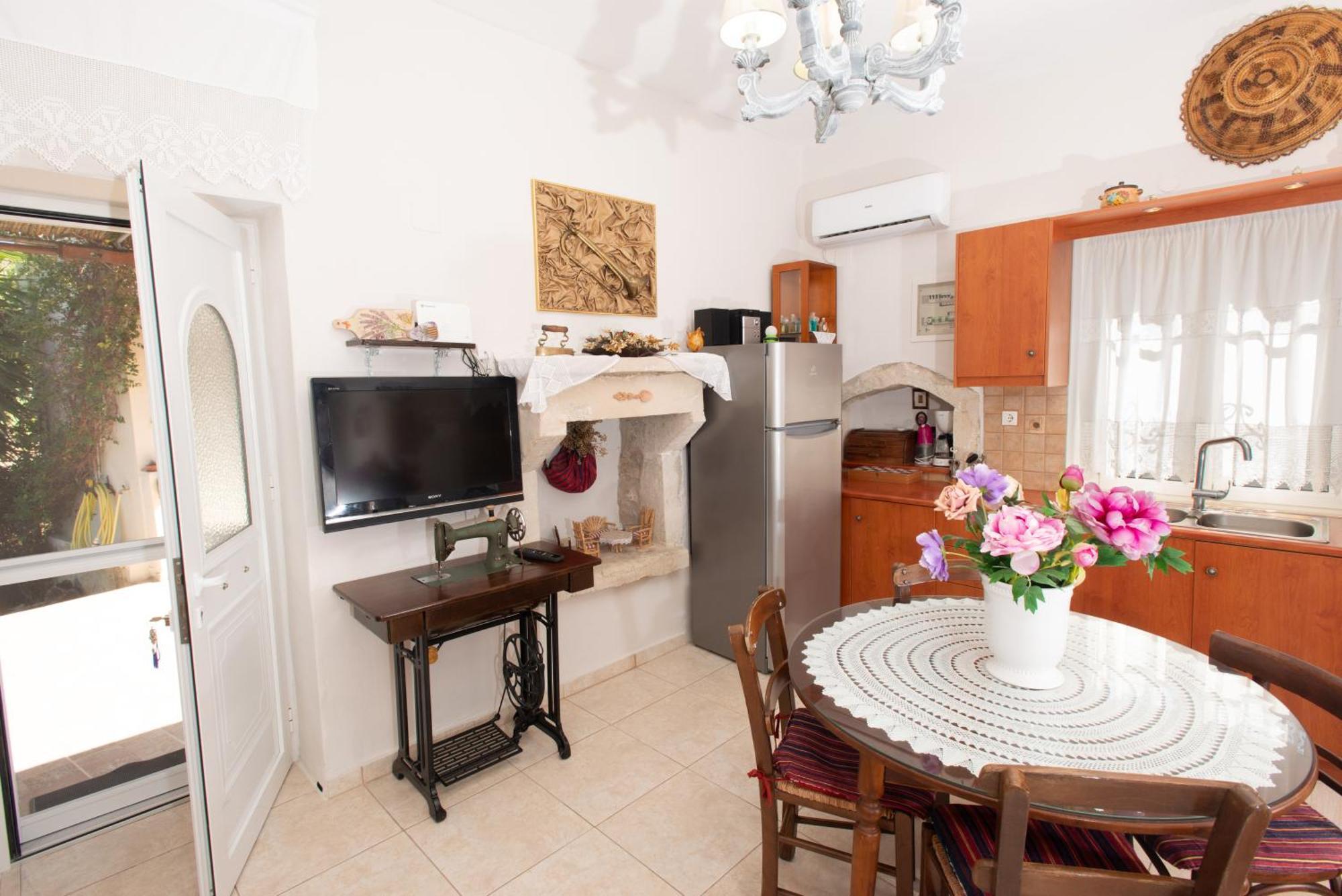 Eirini'S Traditional House Lístaros Екстериор снимка